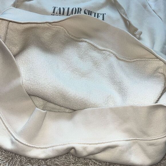 Taylor Swift 2023 The Eras Tour Exclusive Cream Sweatshirt Hoodie Size Large EUC - Picture 8 of 10